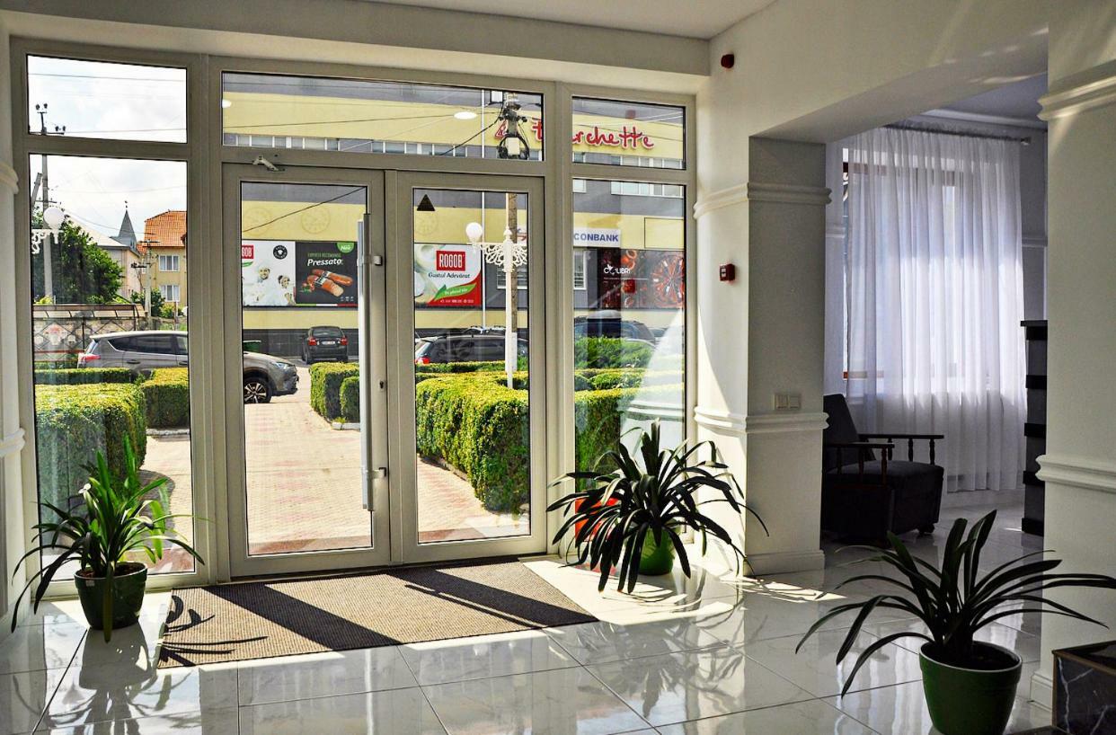 Medelean Hotel Comrat 외부 사진